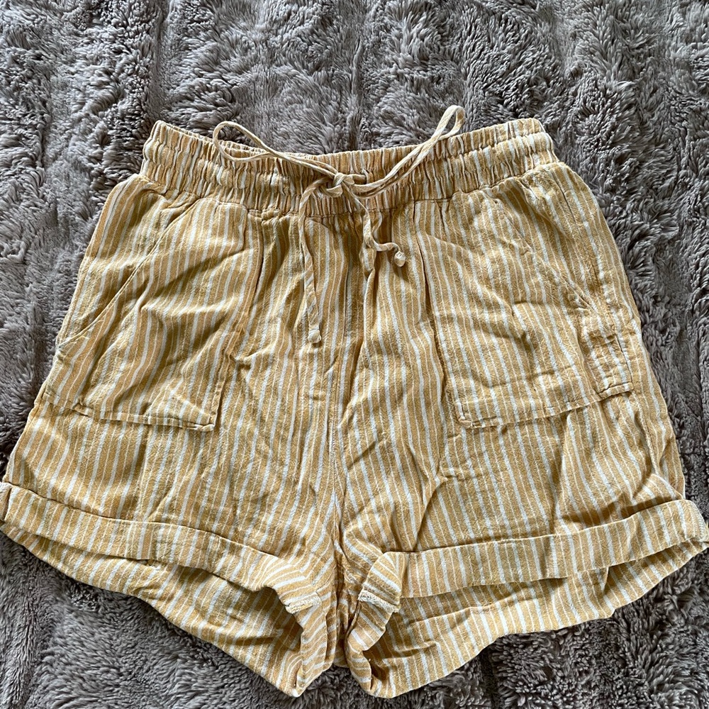 Vintage linen high waisted shorts, forever 21, size M,
